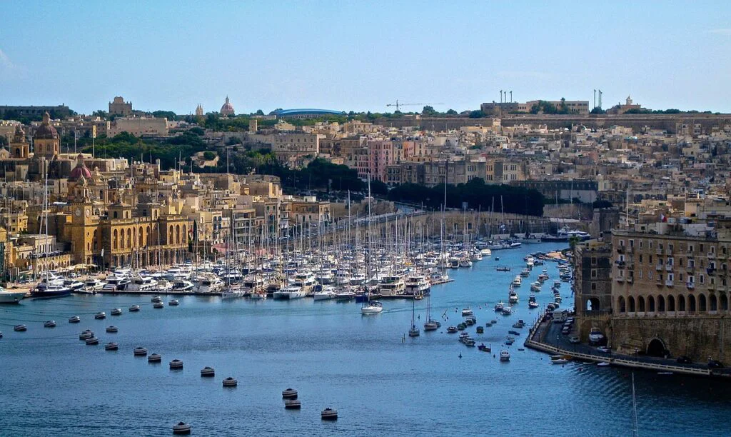 Come arrivare a Malta: aereo, traghetto e transfer