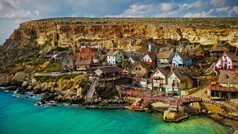 Popeye Village mit Transport – Malta